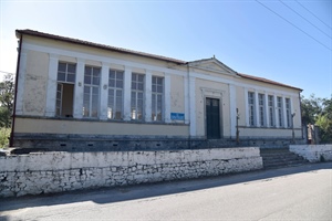 The building of the old Primary School in Mastoratika